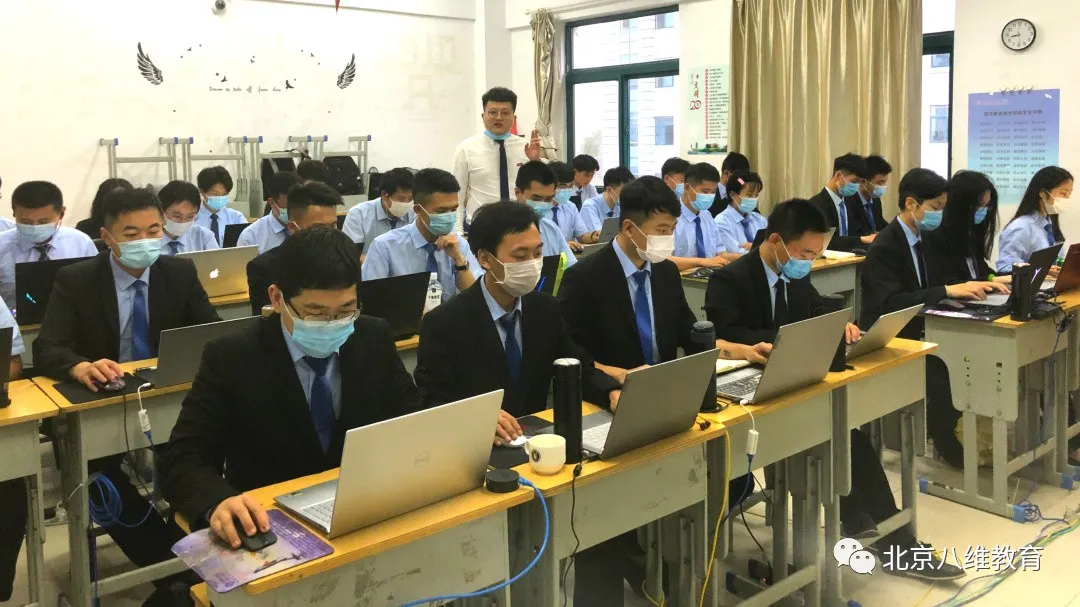 八维教育文化提供高效教学模式缔造IT技术人才优质就业