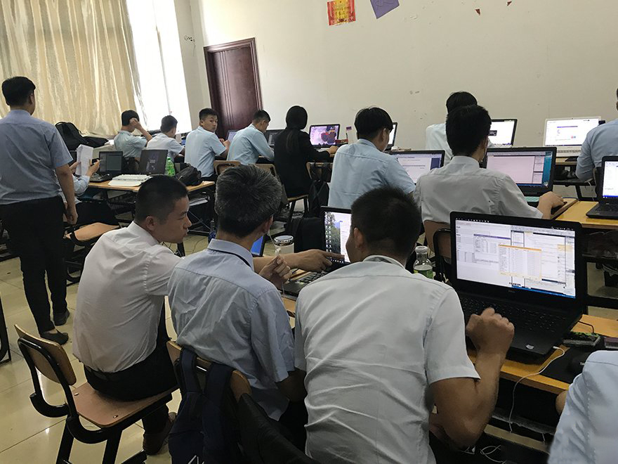 八维学校是怎么提高学员职场就业核心竞争力的