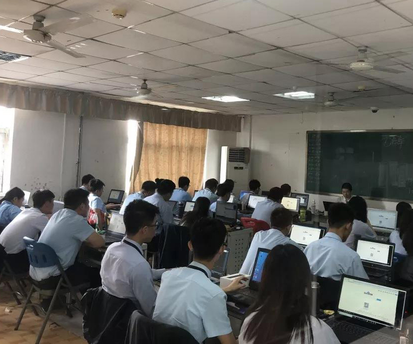 八维学校紧随数字经济发展趋势为学子打开就业新赛道创造职场发展机遇