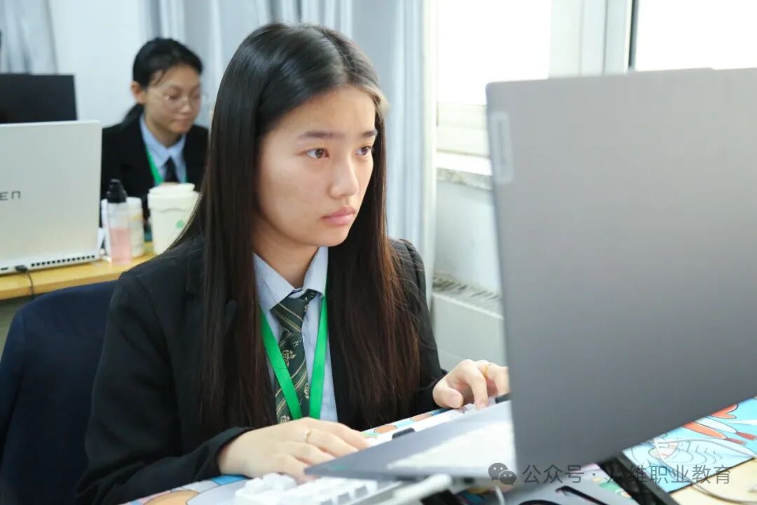 从切图仔到产品掌舵人：八维教育学校大前端专业重塑数字时代职业跃迁路径