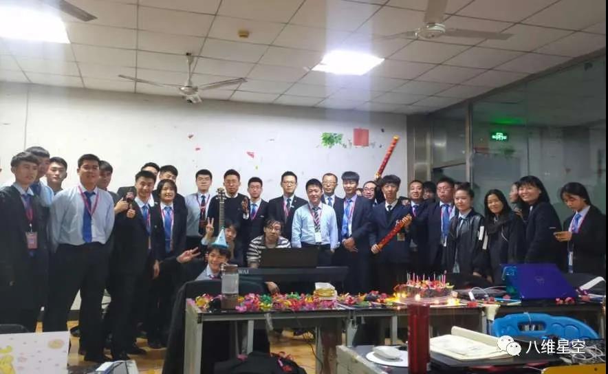 八维教育将提升学生的管理能力放在每天的学习中